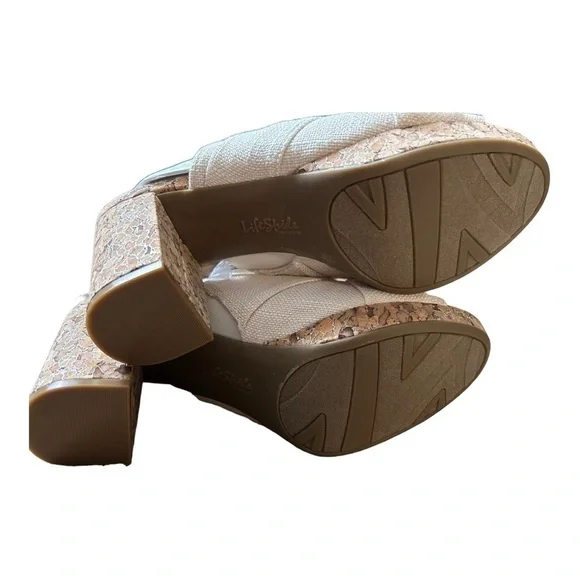 LifeStride Laguna Espadrille in cream - Picture 8 of 12